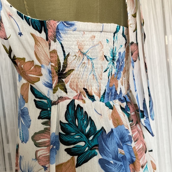 Aakaa Tropical Floral Print Flowy Halter Maxi Dress - Picture 5 of 13